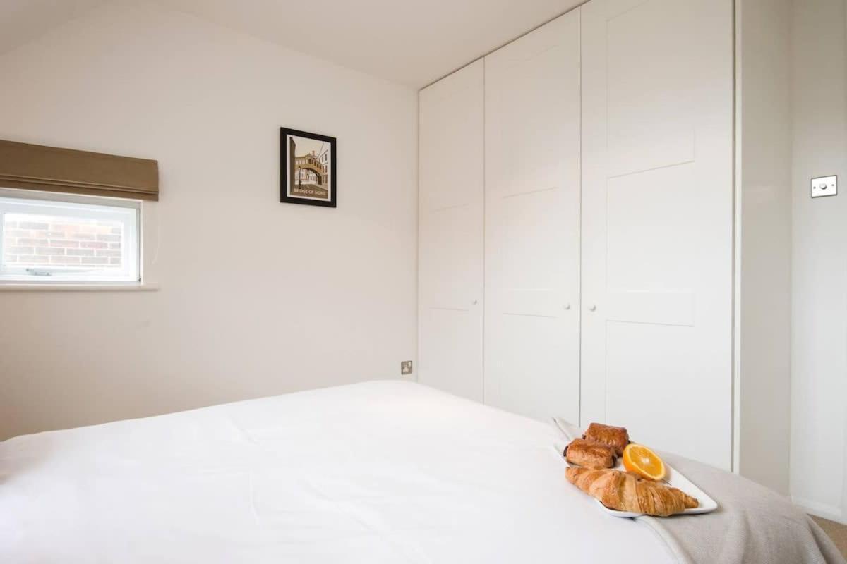 Modern Apartment In The Heart Of Oxford With Secure Underground Parking Extérieur photo