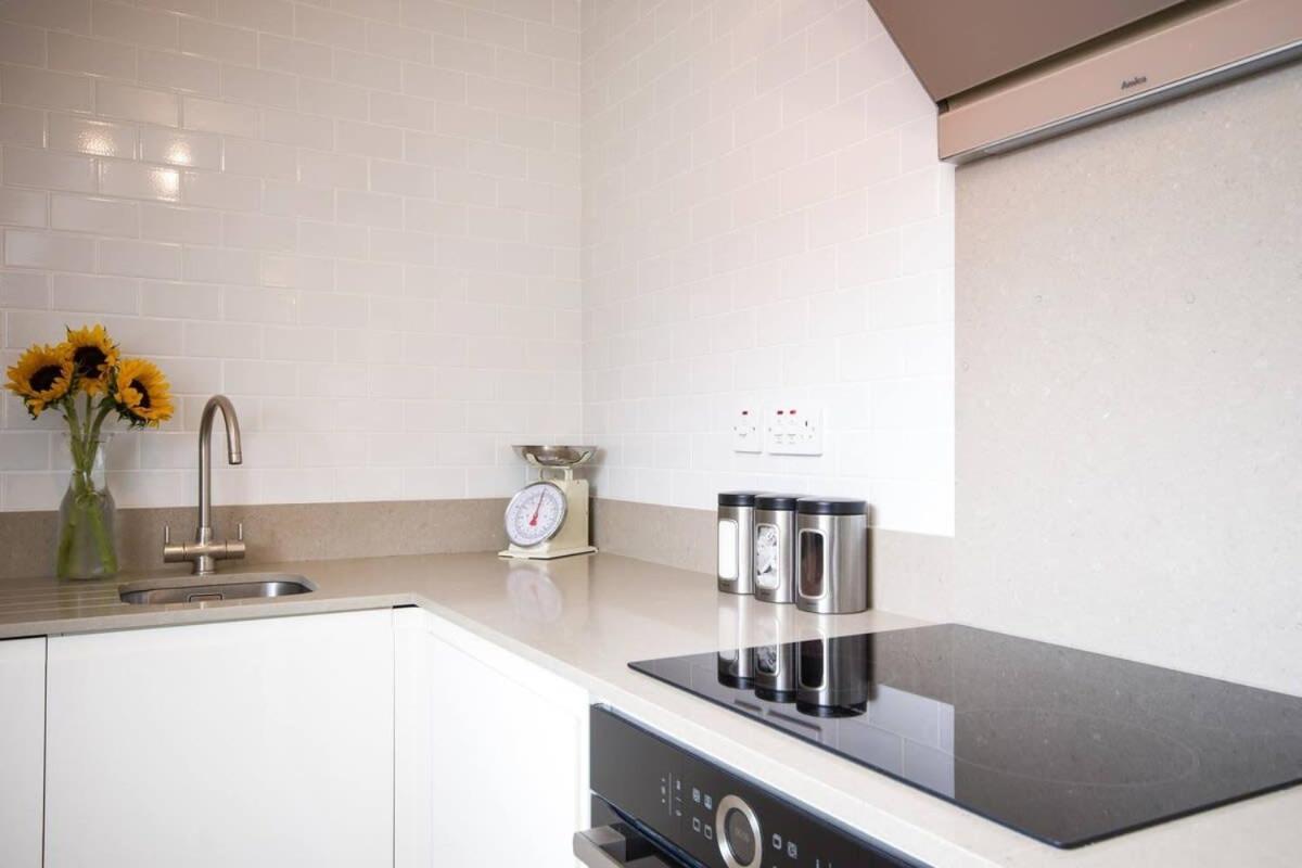 Modern Apartment In The Heart Of Oxford With Secure Underground Parking Extérieur photo