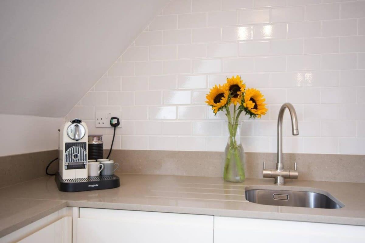 Modern Apartment In The Heart Of Oxford With Secure Underground Parking Extérieur photo